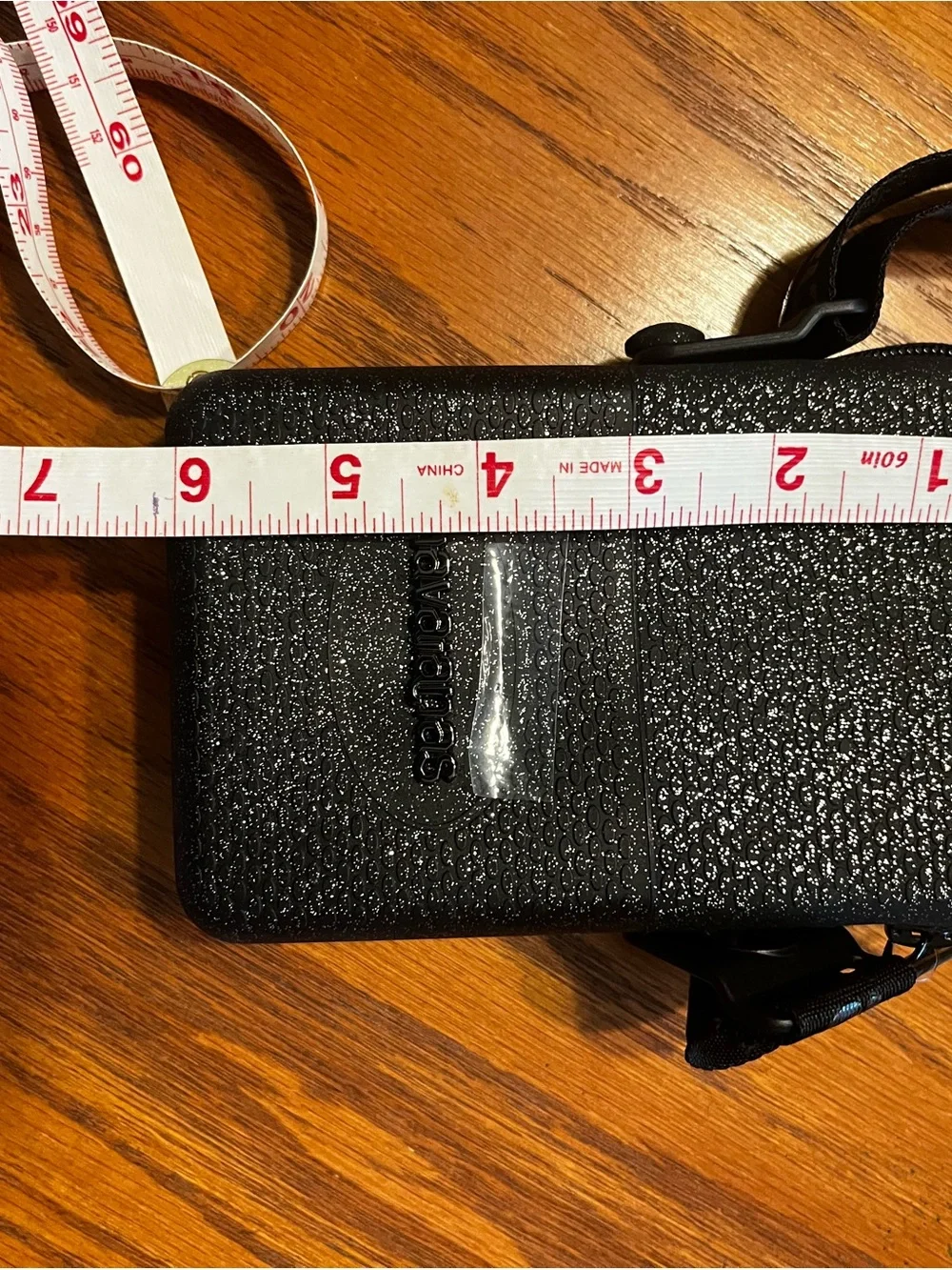Havaianas Black Textured Crossbody Phone Pouch
